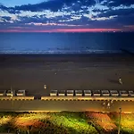 Apartment Digue De Westende, Avec Coin Nuit, Piscine, Vue Et Fantastique