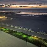 Digue De Westende, Avec Coin Nuit, Piscine, Vue Et Fantastique Apartment Middelkerke