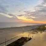 Digue De Westende, Avec Coin Nuit, Piscine, Vue Et Fantastique 미들케르케