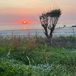 Digue De Westende, Avec Coin Nuit, Piscine, Vue Et Fantastique 미들케르케