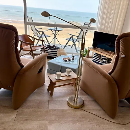 Daire Digue De Westende, Avec Coin Nuit, Piscine, Vue Et Fantastique Middelkerke