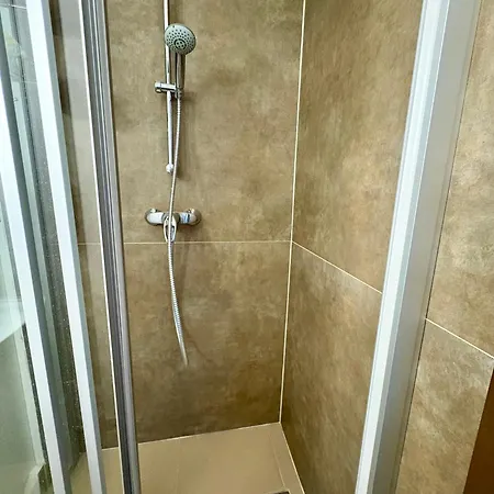 Digue De Westende, Avec Coin Nuit, Piscine, Vue Et Fantastique Middelkerke