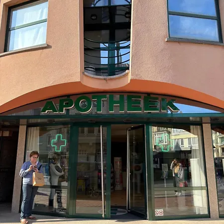 Daire Digue De Westende, Avec Coin Nuit, Piscine, Vue Et Fantastique *