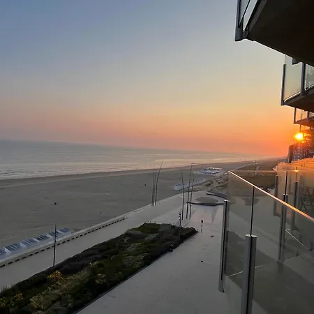 Digue De Westende, Avec Coin Nuit, Piscine, Vue Et Fantastique Middelkerke