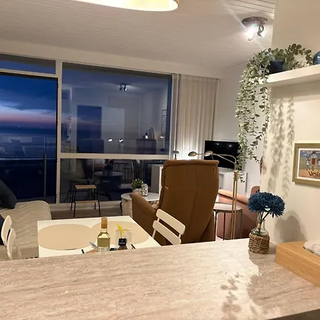 Digue De Westende, Avec Coin Nuit, Piscine, Vue Et Fantastique Apartment Middelkerke